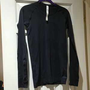 Lululemon top
